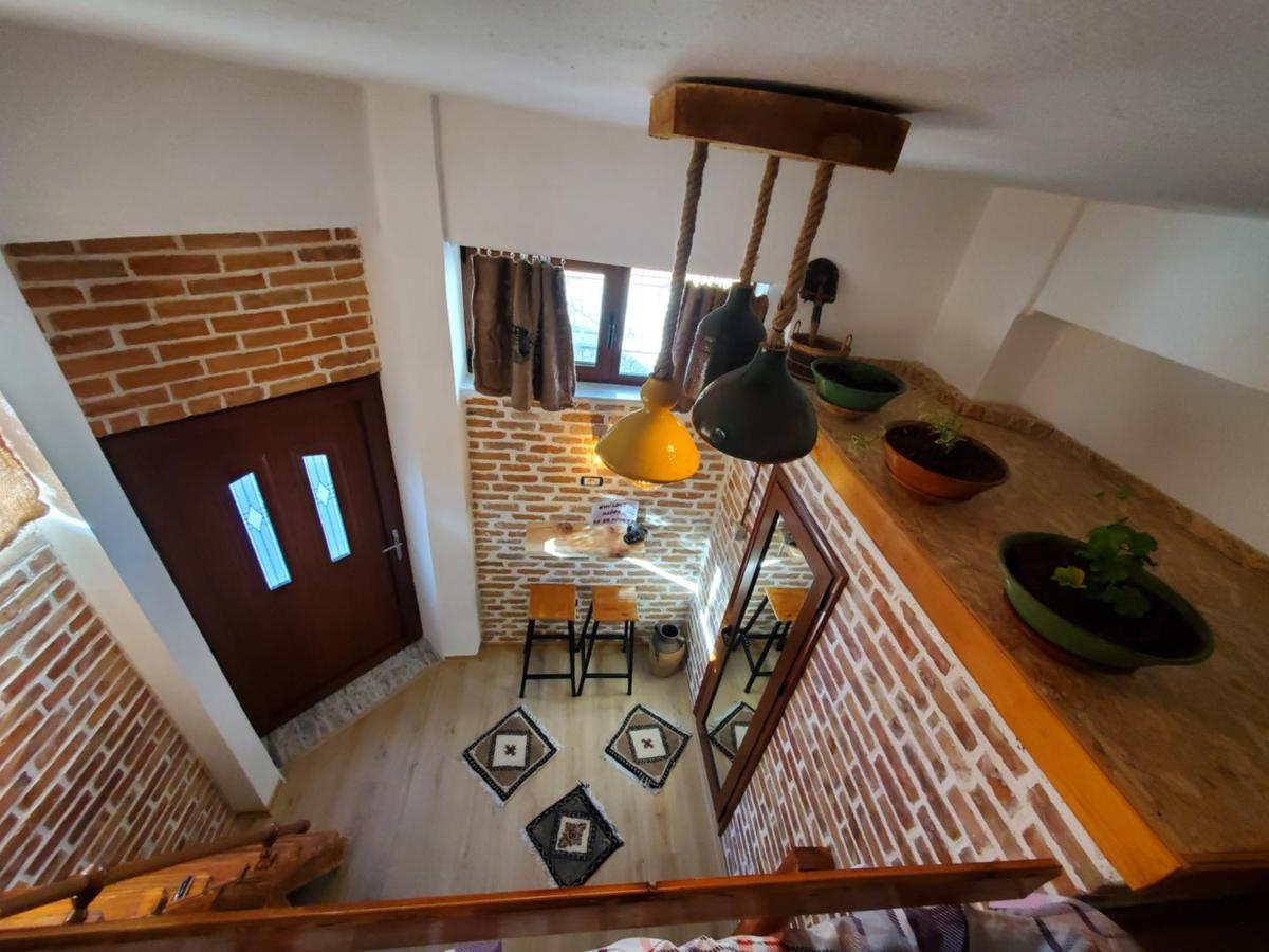 Relax Inn Korce Exterior foto