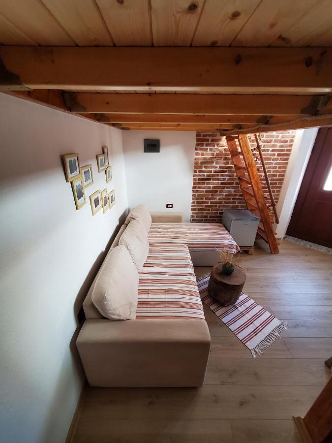 Relax Inn Korce Exterior foto