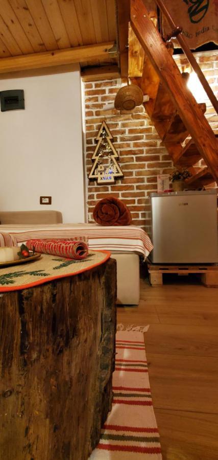 Relax Inn Korce Exterior foto